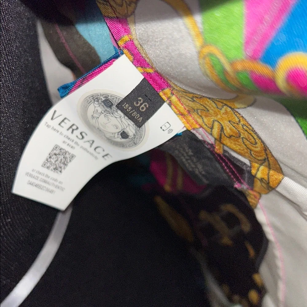 Versace short set - Picture 5 of 6